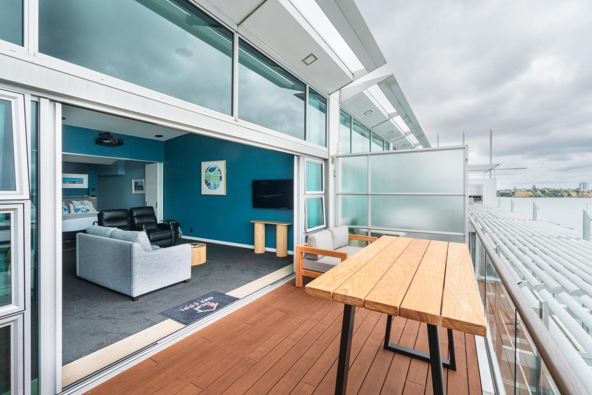 Penthouse Apartment With Stunning Harbour Views Auckland Exterior photo