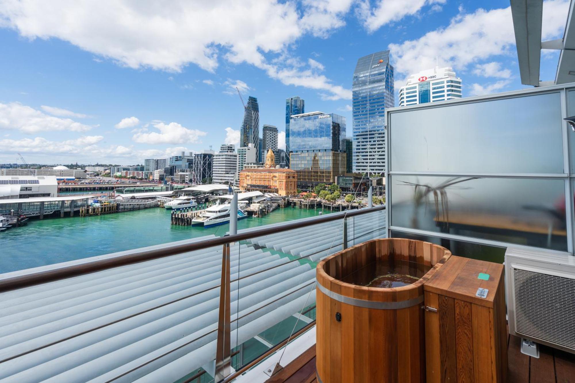 Penthouse Apartment With Stunning Harbour Views Auckland Exterior photo